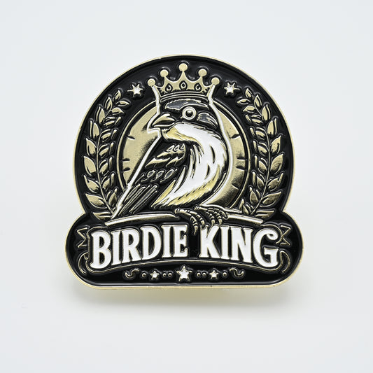 Discgolf pin with a bird wearing a crown and the text Birdie King