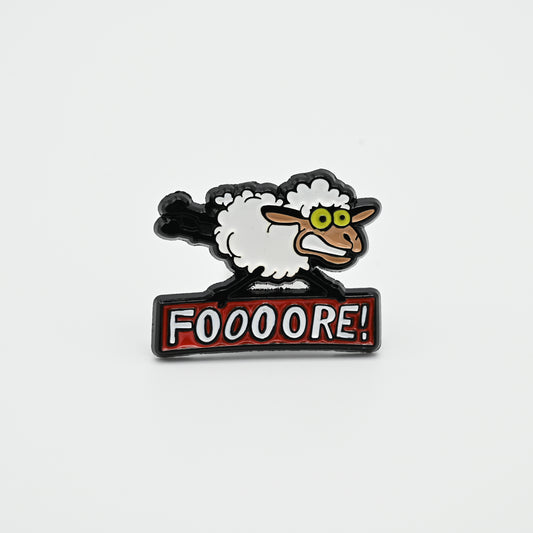 Discgolf pin with a sheep and the text FOOOORE! underneath