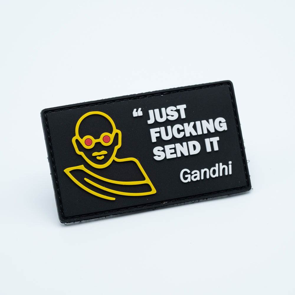 Discgolf patch in pvc with the text Just Fking send it